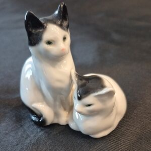 Vintage Pfeffer Gotha Porcelain Black And White Cat Figurines RARE